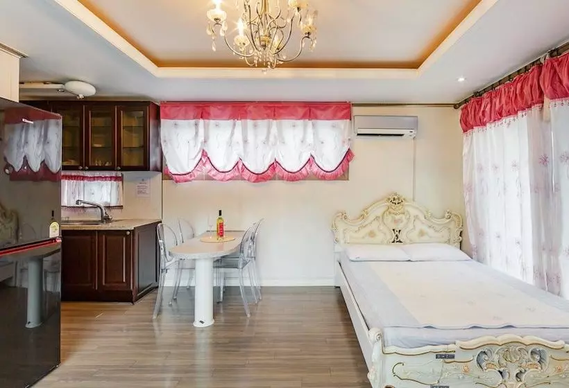 Hill House Pension Gapyeong