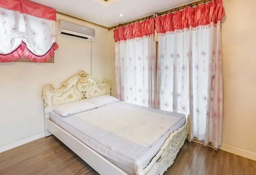 Hill House Pension Gapyeong