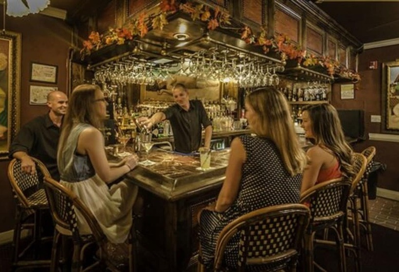 호텔 Casablanca Inn On The Bay