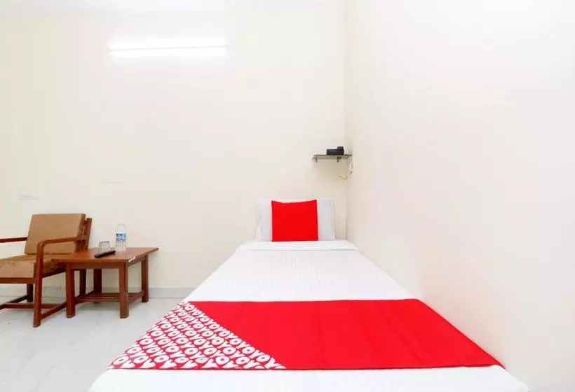 ホテル Chinar By Oyo Rooms