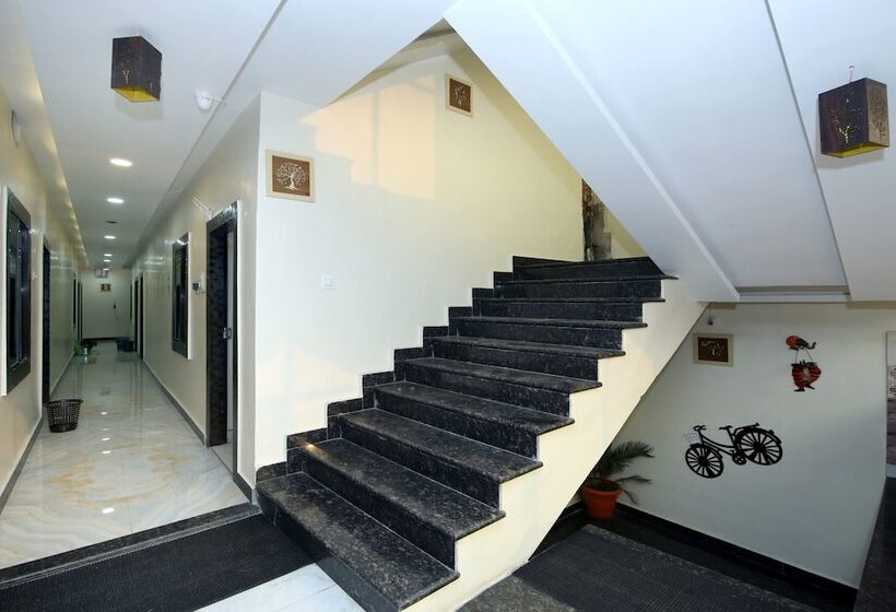 هتل Green Valley By Oyo Rooms