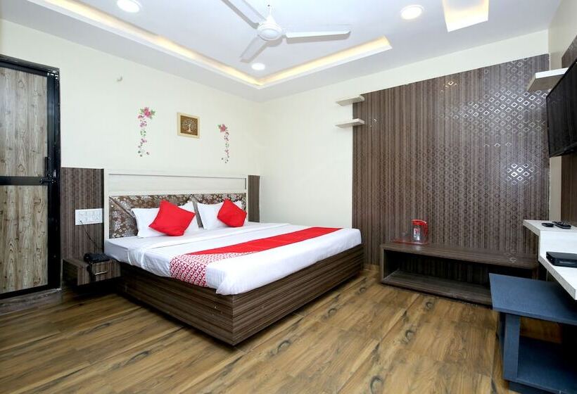 هتل Green Valley By Oyo Rooms