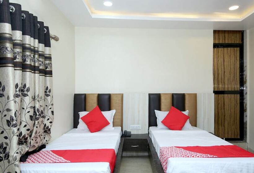 هتل Green Valley By Oyo Rooms