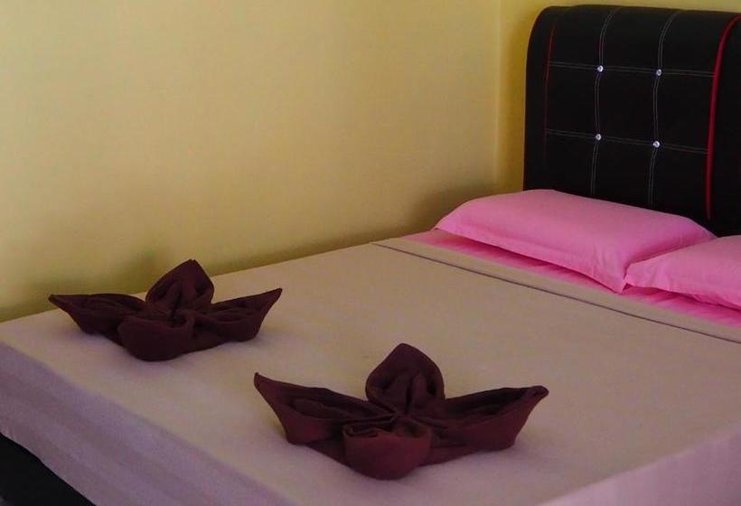 فندق Samudra Beach Chalet