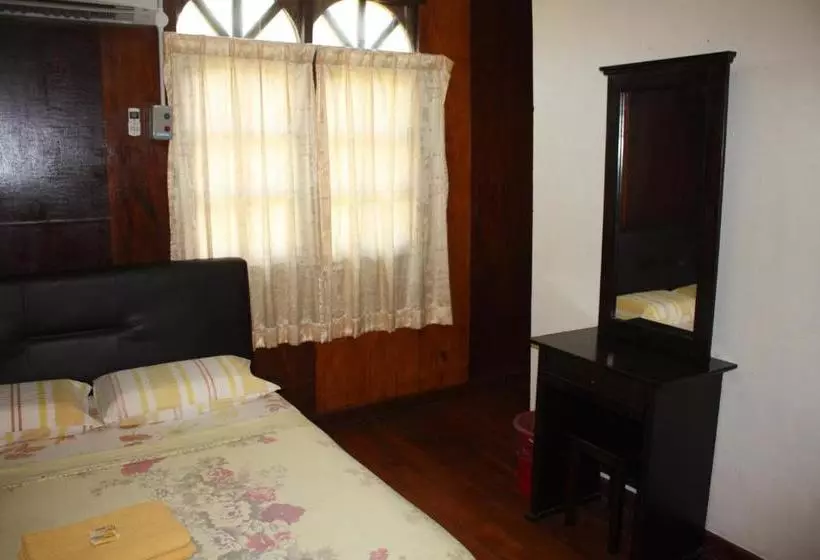 Hotelli Samudra Beach Chalet