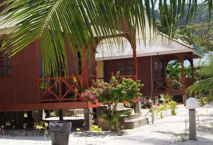 Hotelli Samudra Beach Chalet