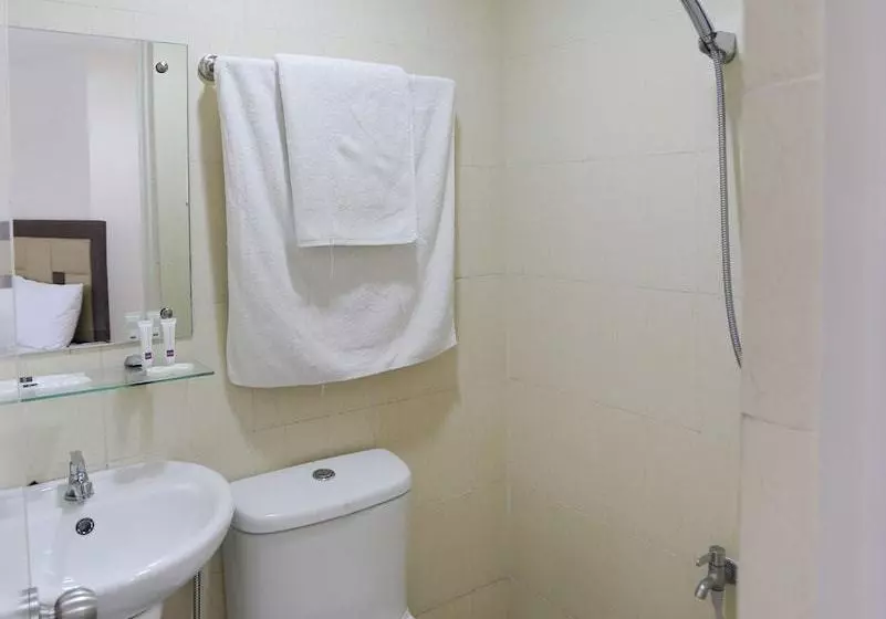 Hotelli Triangle Apartelle By Oyo Rooms