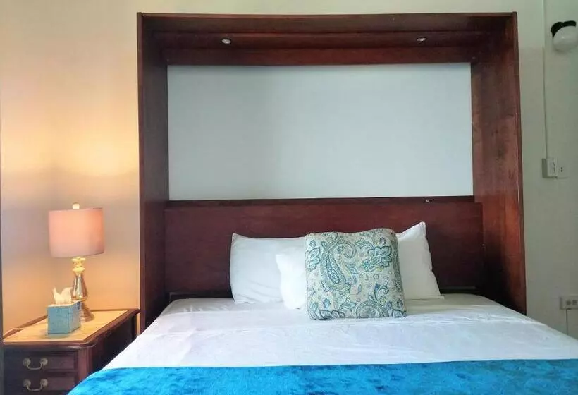 La Capitana Old San Juan Building