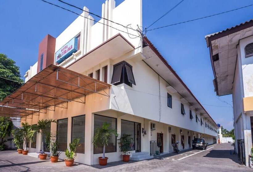 بنسيون Reddoorz Near Xt Square 2