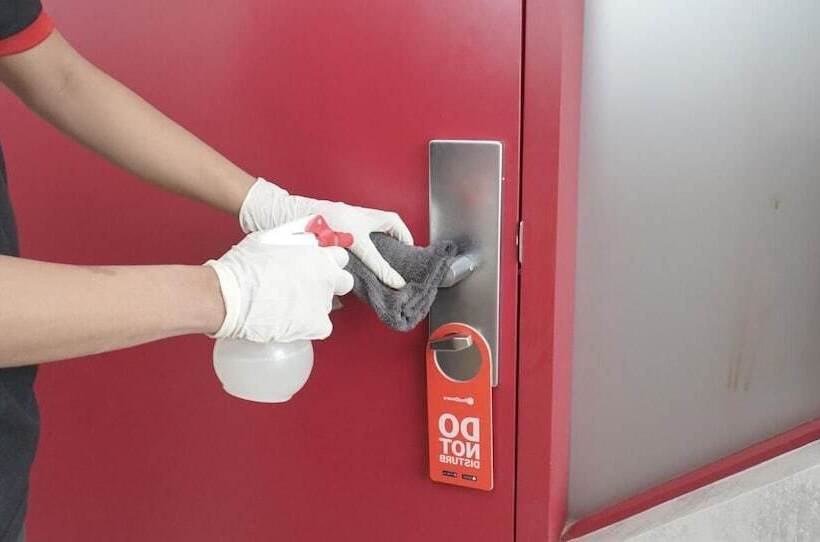 بنسيون Reddoorz Near Xt Square 2