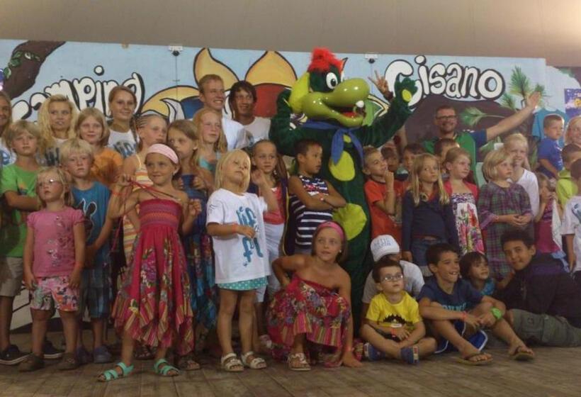 דירת נופש Sisan Family Resort