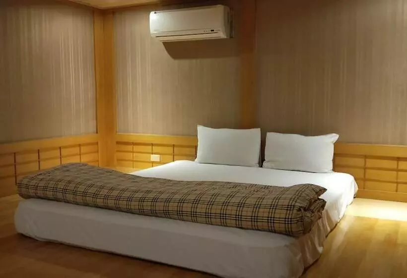 Wen Mei Motel