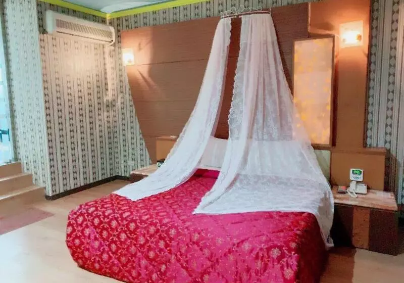 Wen Mei Motel
