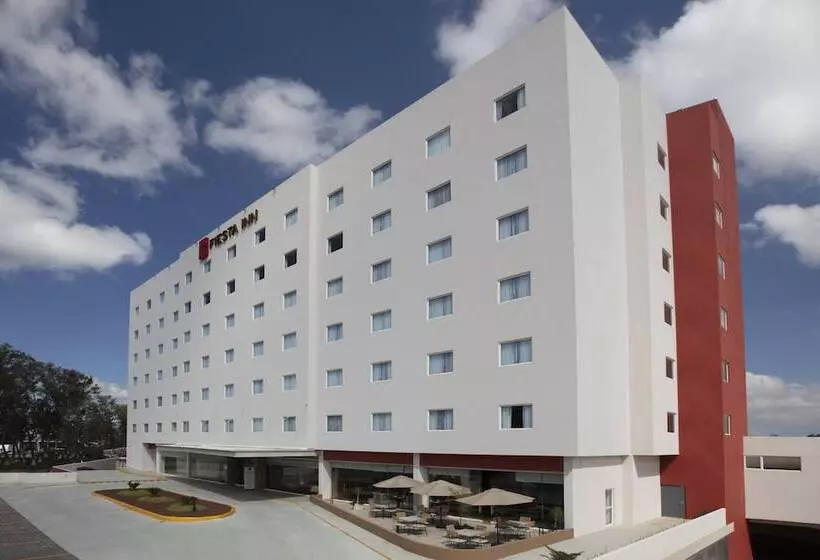 ホテル Fiesta Inn Guadalajara Periferico Poniente