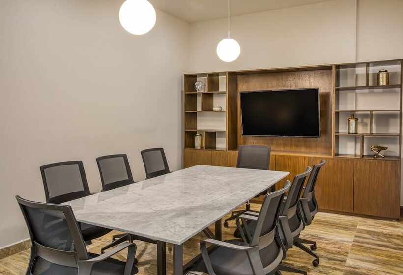 فندق Fiesta Inn Guadalajara Periferico Poniente