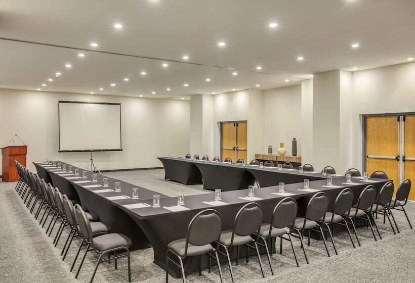 فندق Fiesta Inn Guadalajara Periferico Poniente