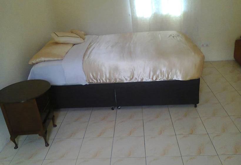 پانسیون Le Roc Royale  Tororo