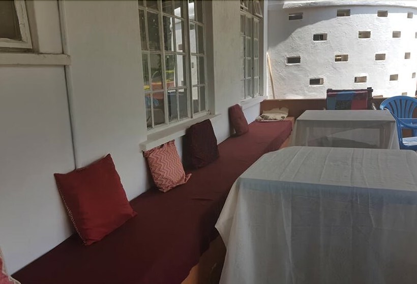 پانسیون Le Roc Royale  Tororo