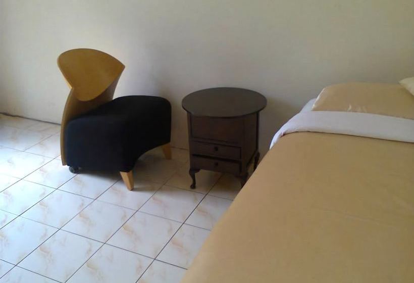 پانسیون Le Roc Royale  Tororo