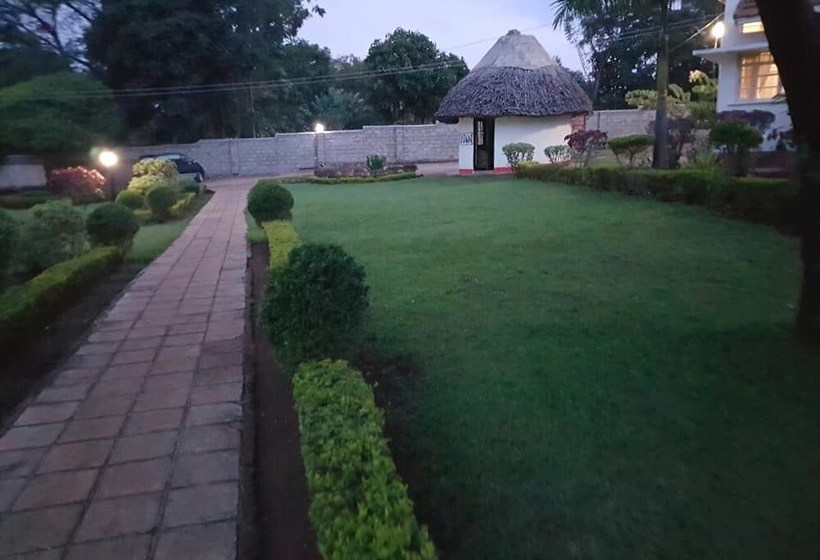 پانسیون Le Roc Royale  Tororo