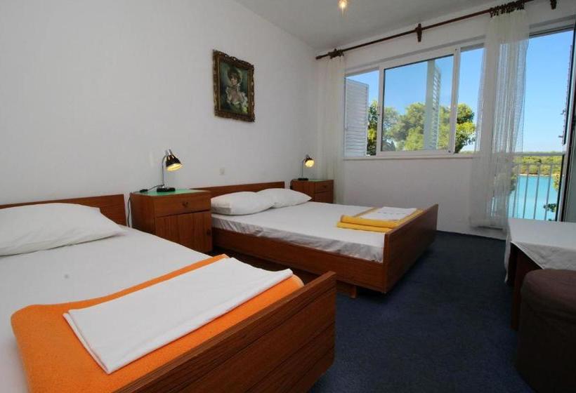 펜션 Rooms Marijana