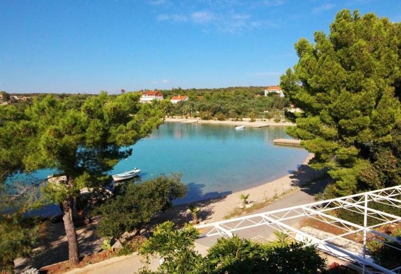 펜션 Rooms Marijana