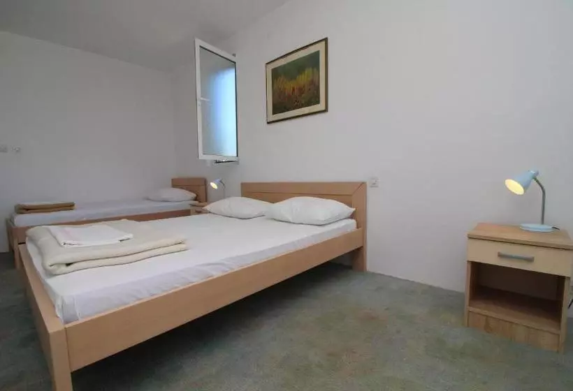 ペンション Rooms Marijana
