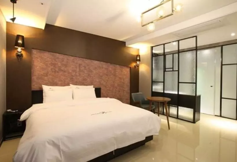 Royal Hotel Jeongeup