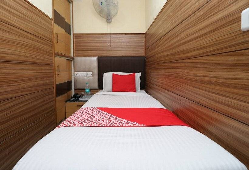 هتل Collection O 3504 Vivek International