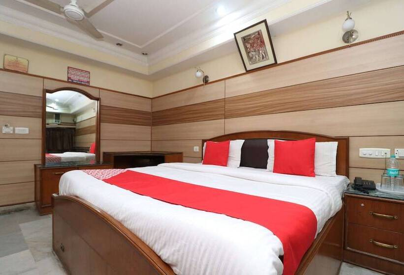 هتل Collection O 3504 Vivek International