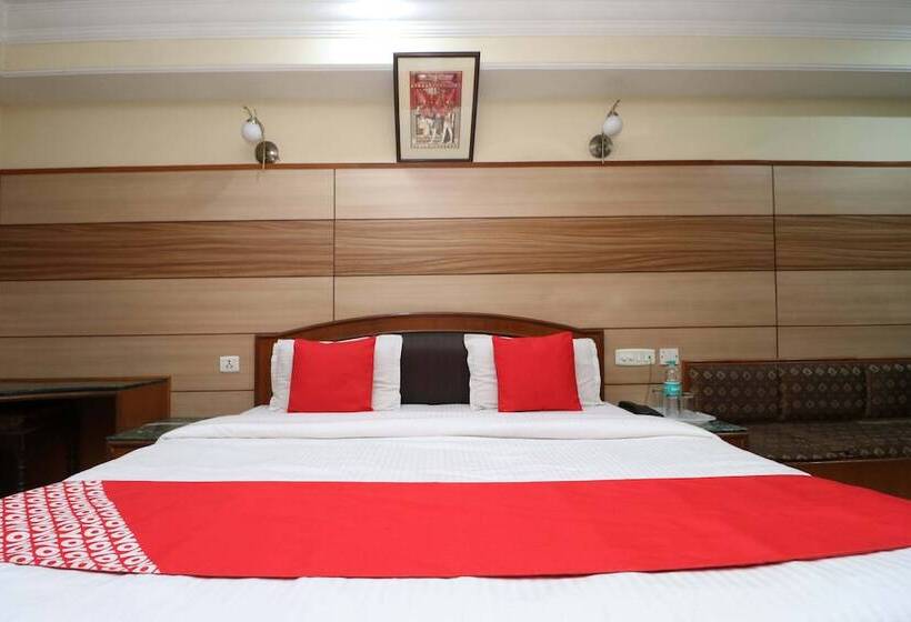 هتل Collection O 3504 Vivek International