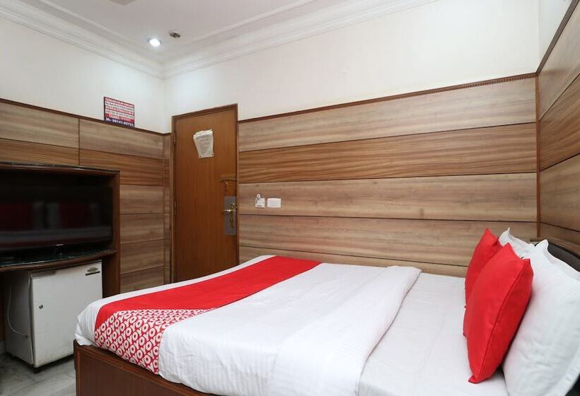 هتل Collection O 3504 Vivek International