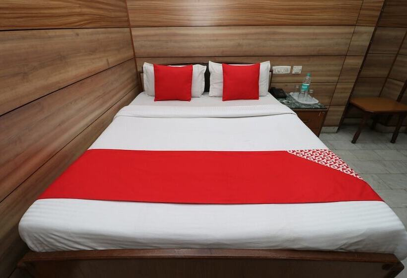 هتل Collection O 3504 Vivek International