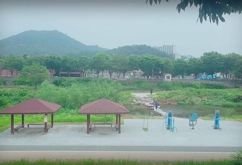 پانسیون Jeonju Geune