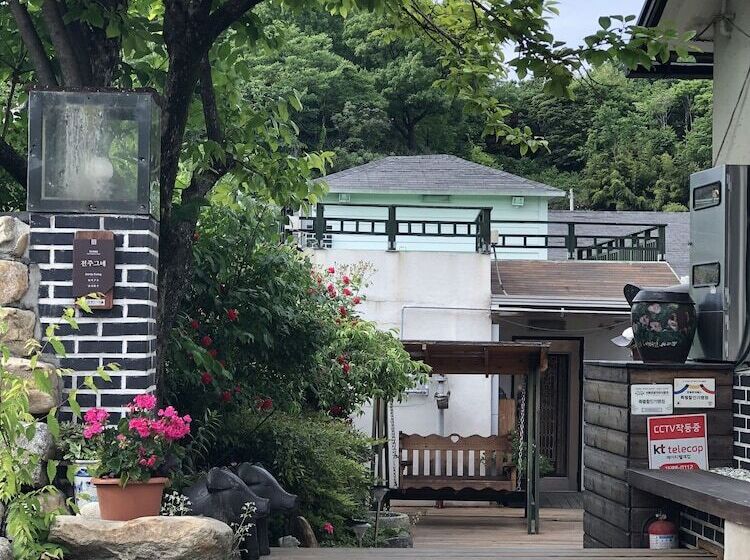 پانسیون Jeonju Geune