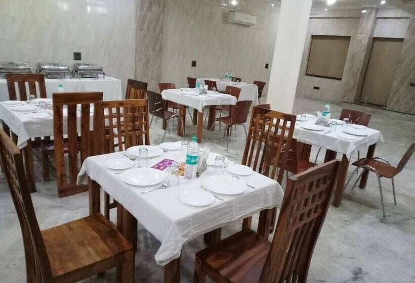 پانسیون Kumar Residency