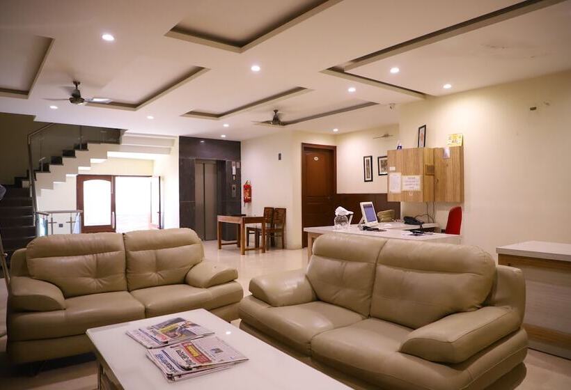 پانسیون Kumar Residency