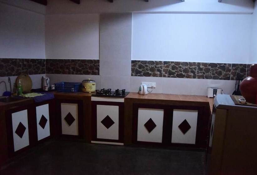 بنسيون Unawatuna Royal Lotus Villa