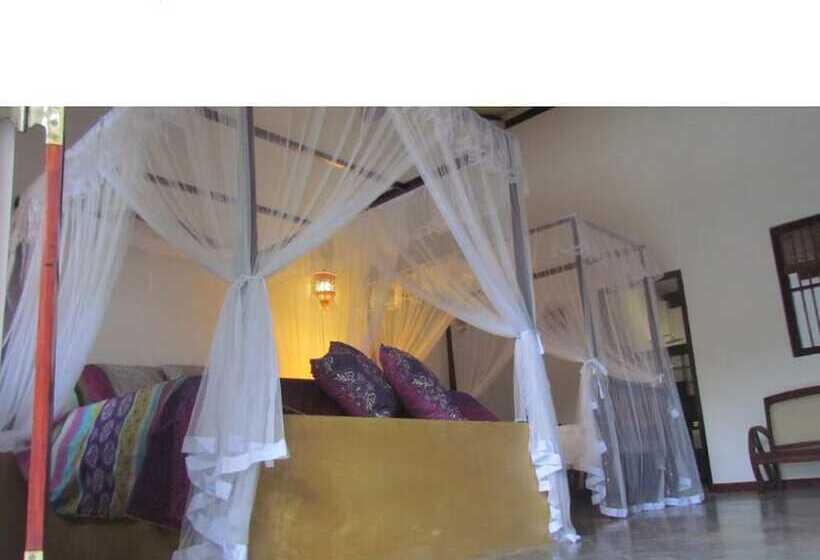 بنسيون Unawatuna Royal Lotus Villa