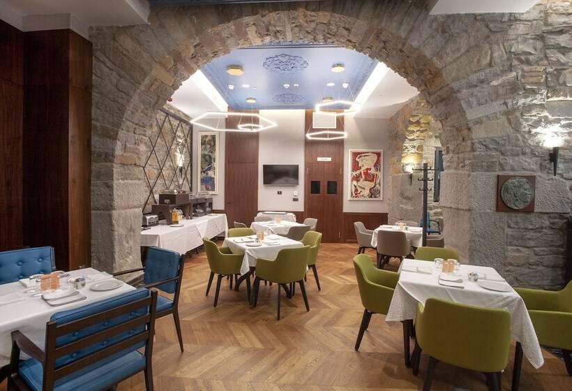 مسافرخانه Solun