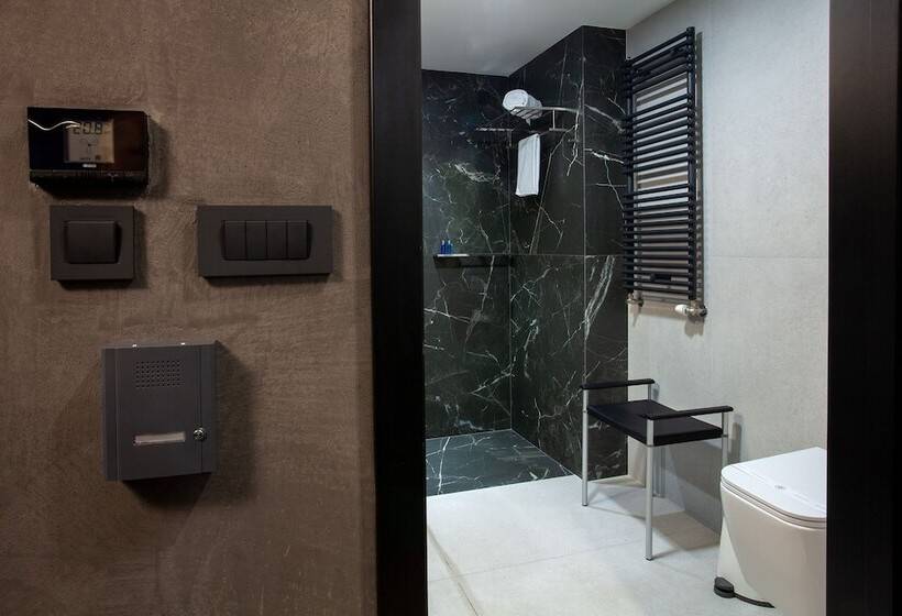 مسافرخانه Solun