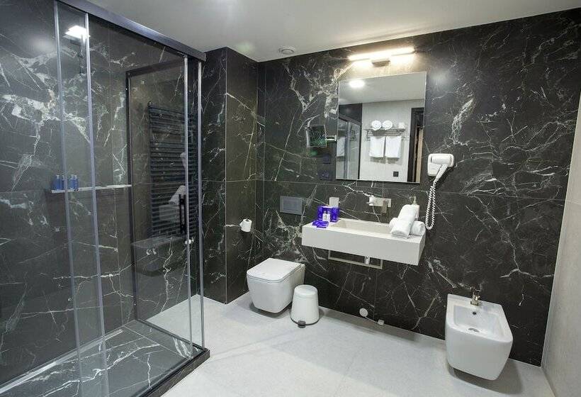 مسافرخانه Solun