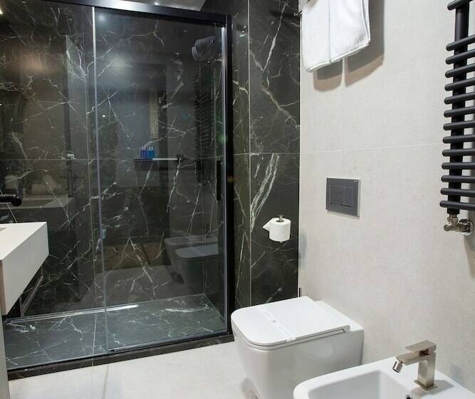 مسافرخانه Solun