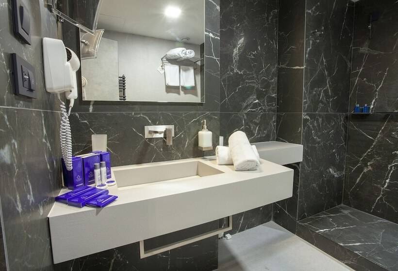 مسافرخانه Solun