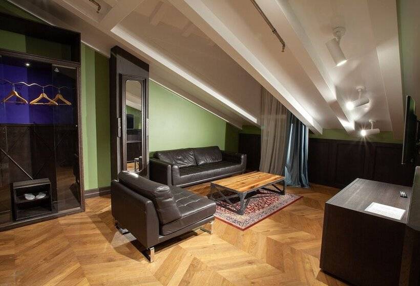 مسافرخانه Solun