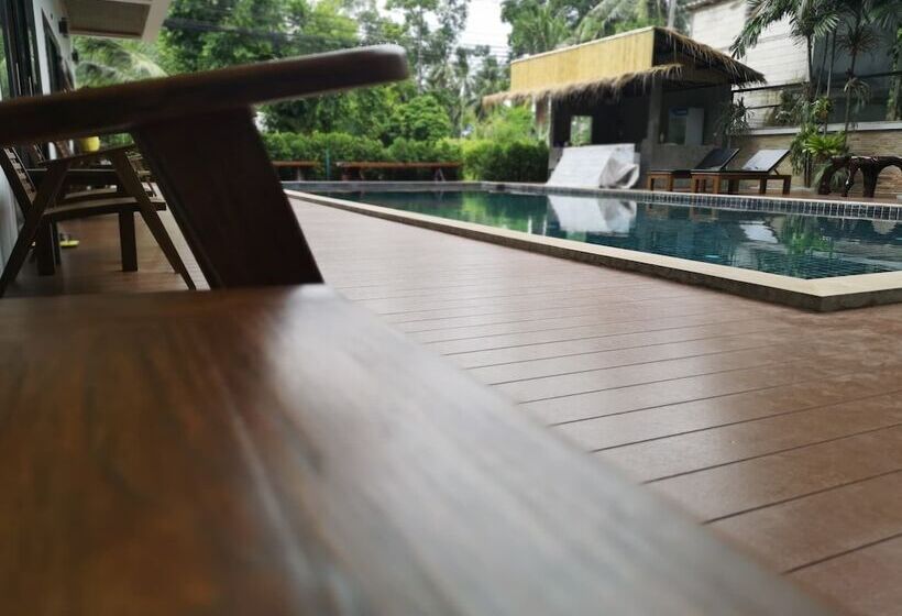 ホテル Aiya Resort Kohtao