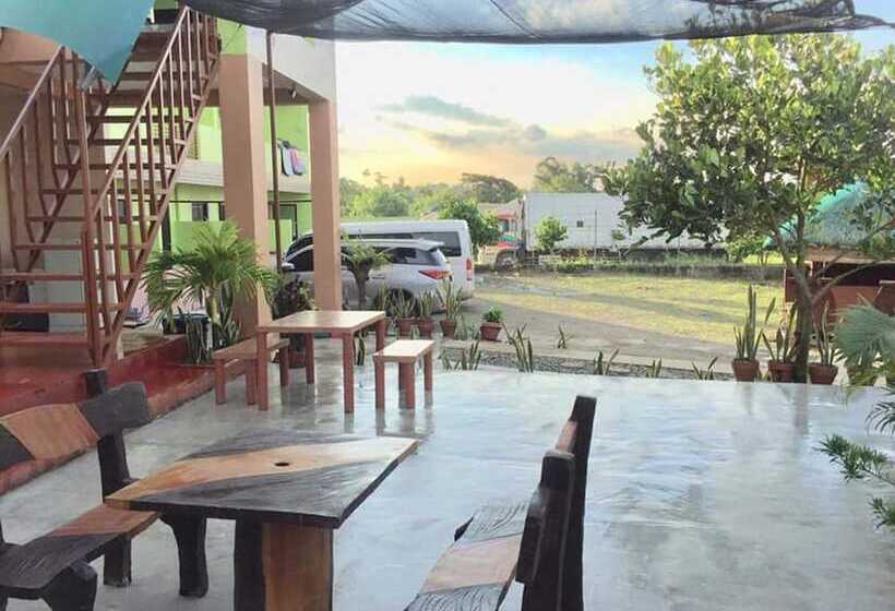 هتل Evangeline Garden And Lodge