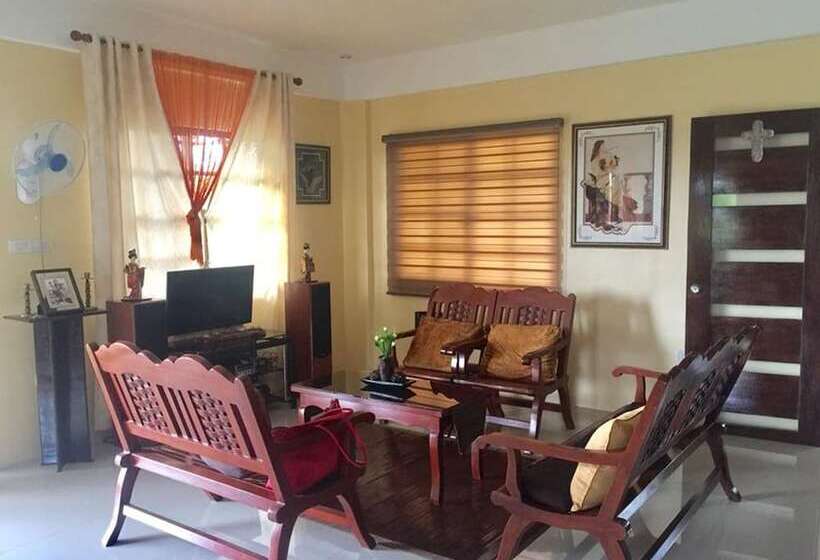 هتل Evangeline Garden And Lodge