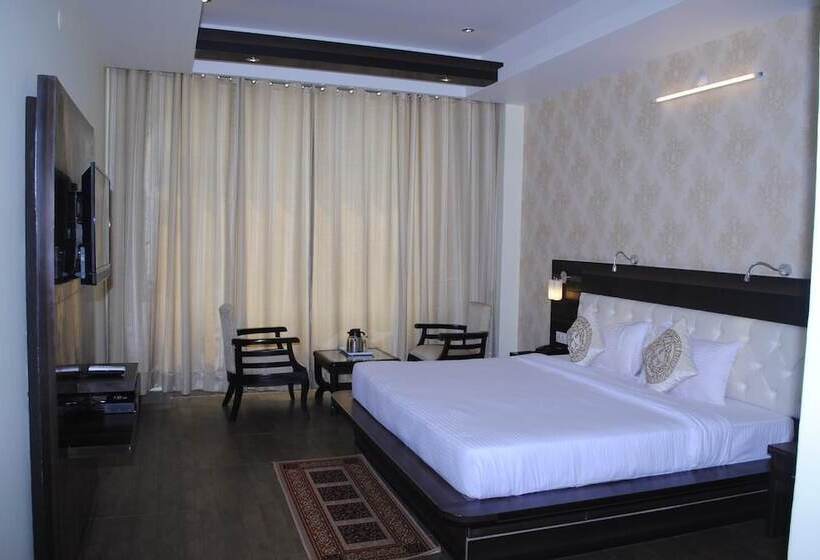 בית מלון כפרי Kamal Residency