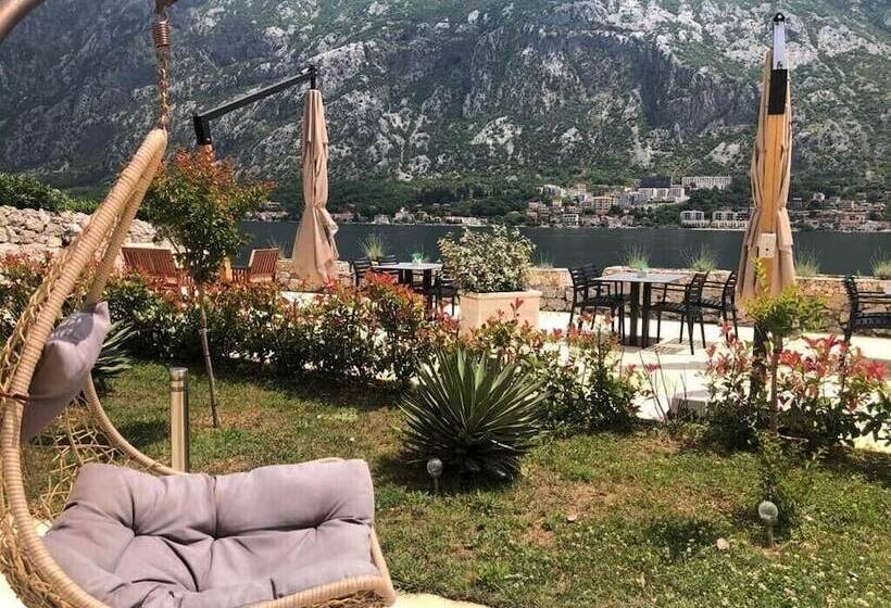 هتل Montebay Perla